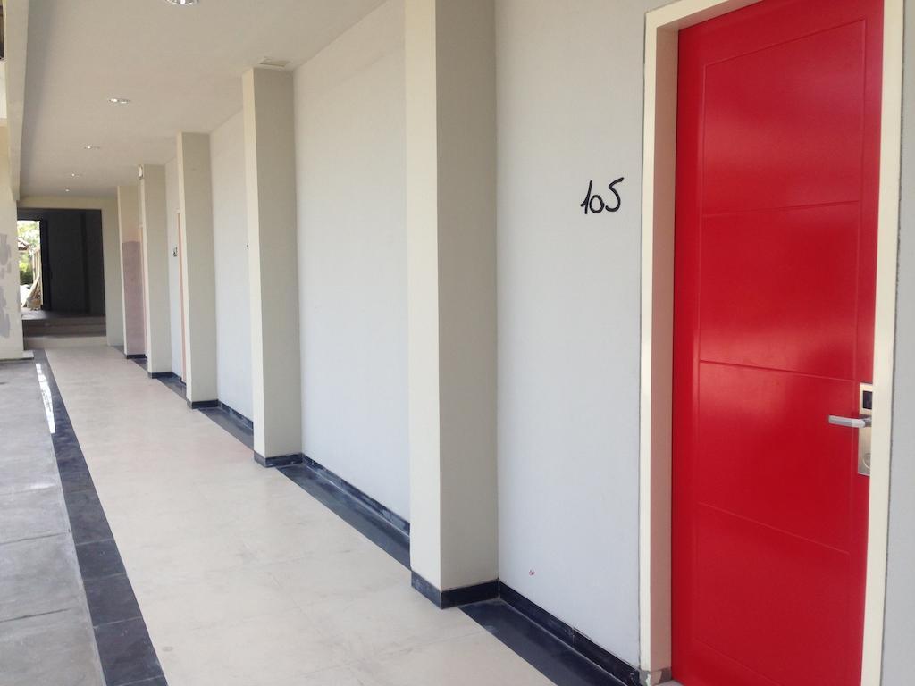 Rumah Cassa Guest House Surabaya Bagian luar foto
