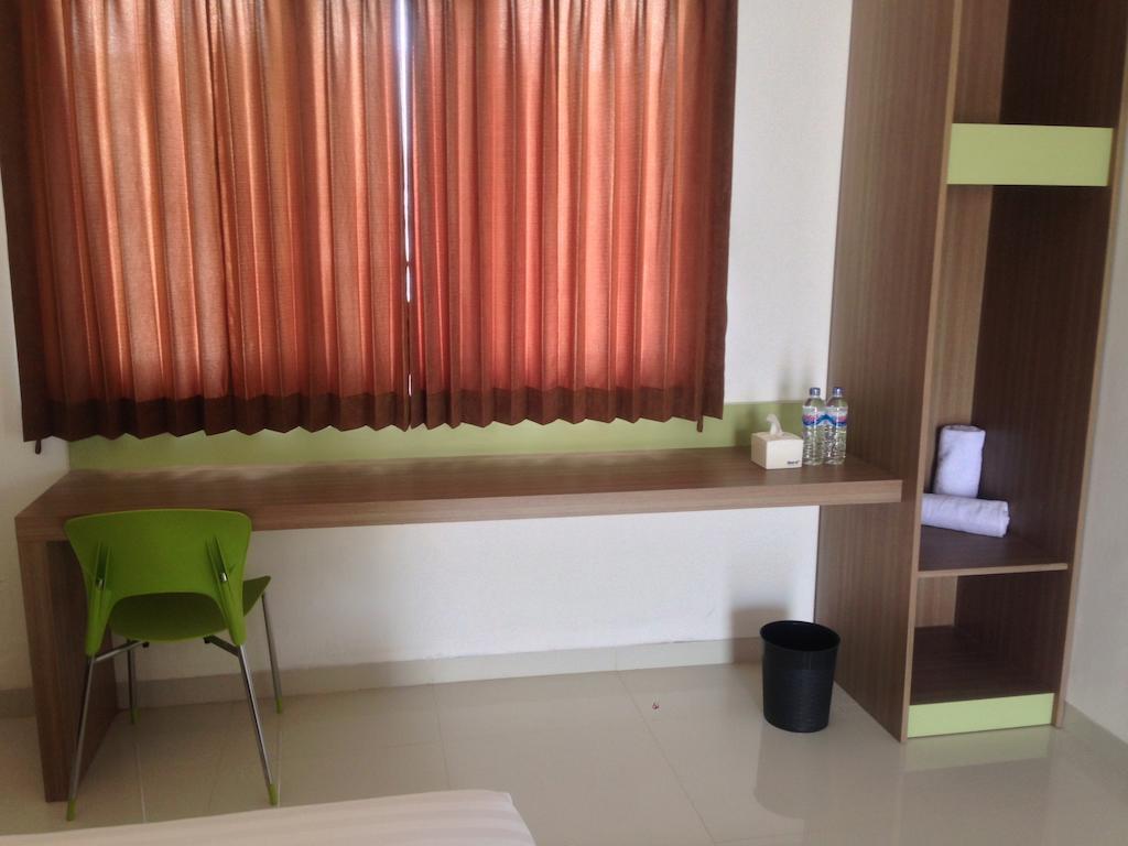 Rumah Cassa Guest House Surabaya Ruang foto