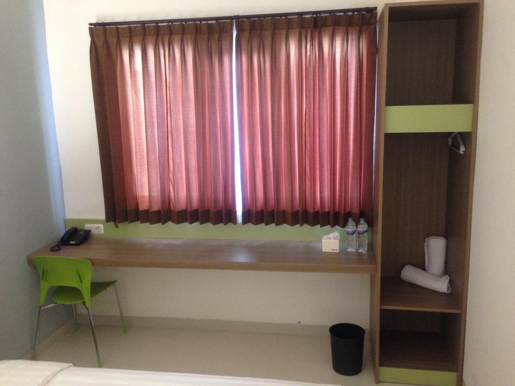 Rumah Cassa Guest House Surabaya Ruang foto
