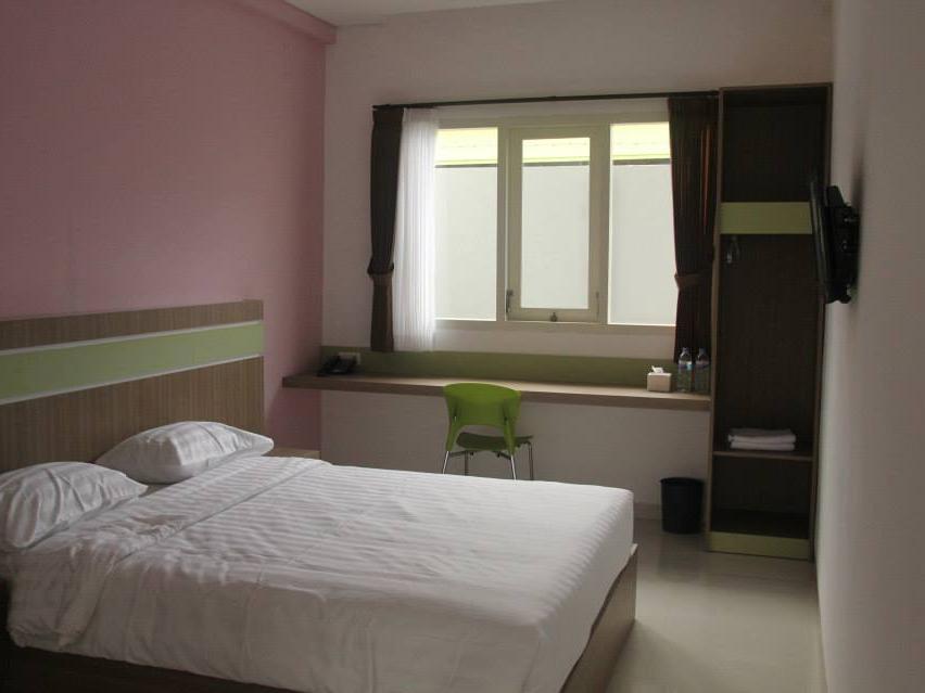 Rumah Cassa Guest House Surabaya Bagian luar foto