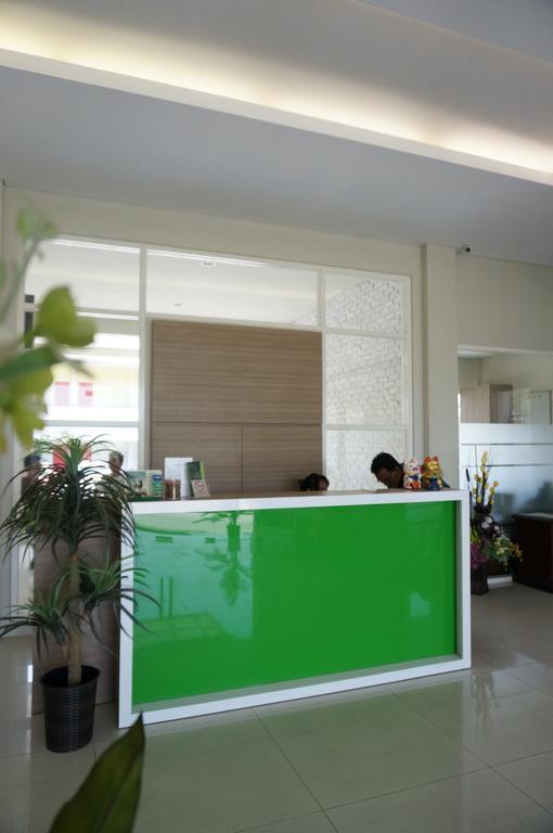 Rumah Cassa Guest House Surabaya Bagian luar foto